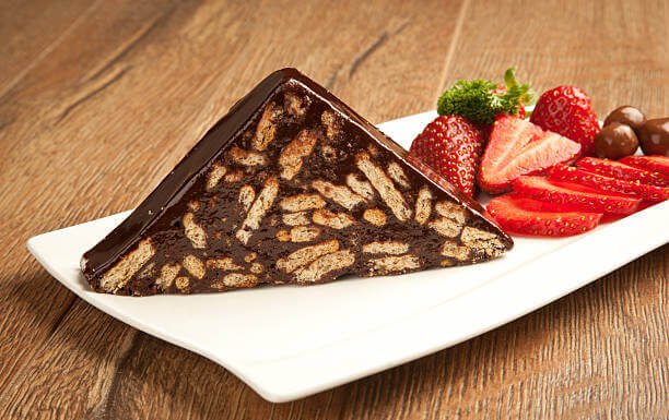 Pratik Ve Lezzetli Piramit Pasta Tarifleri,Bisküvili Piramit Pasta Tarifi,Muzlu Pudingli Piramit Pasta Tarifi,Pratik Pasta Tarifi | Neşeli Süs Evim